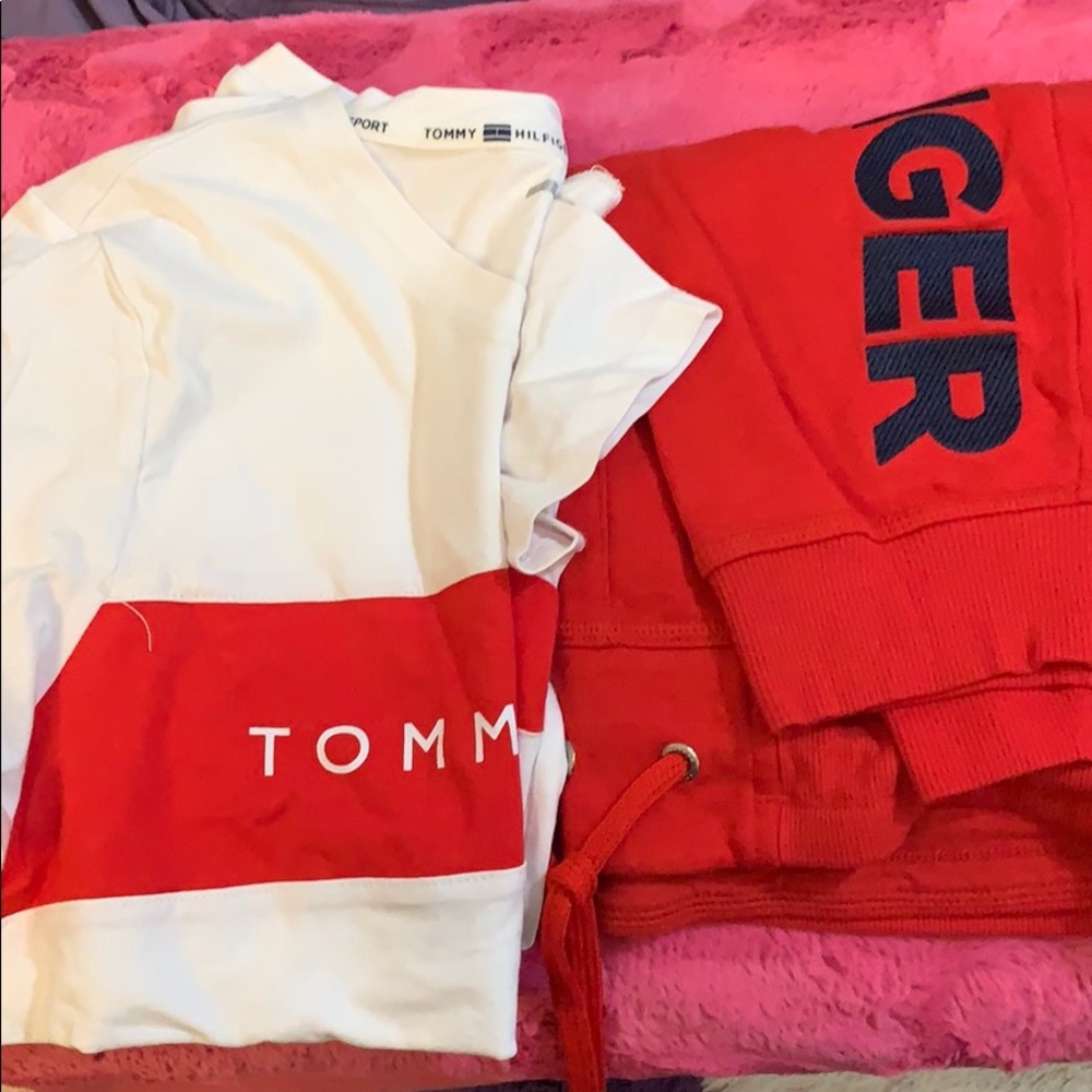 Tommy Hilfiger sweat suit